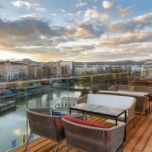 4* Hotell Radisson Red Hotel,