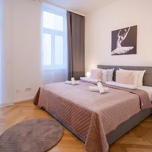 Apartment Sweet -, Vienna